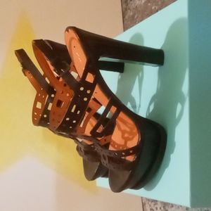 Via Spiga leather cutout platform heels sz 7